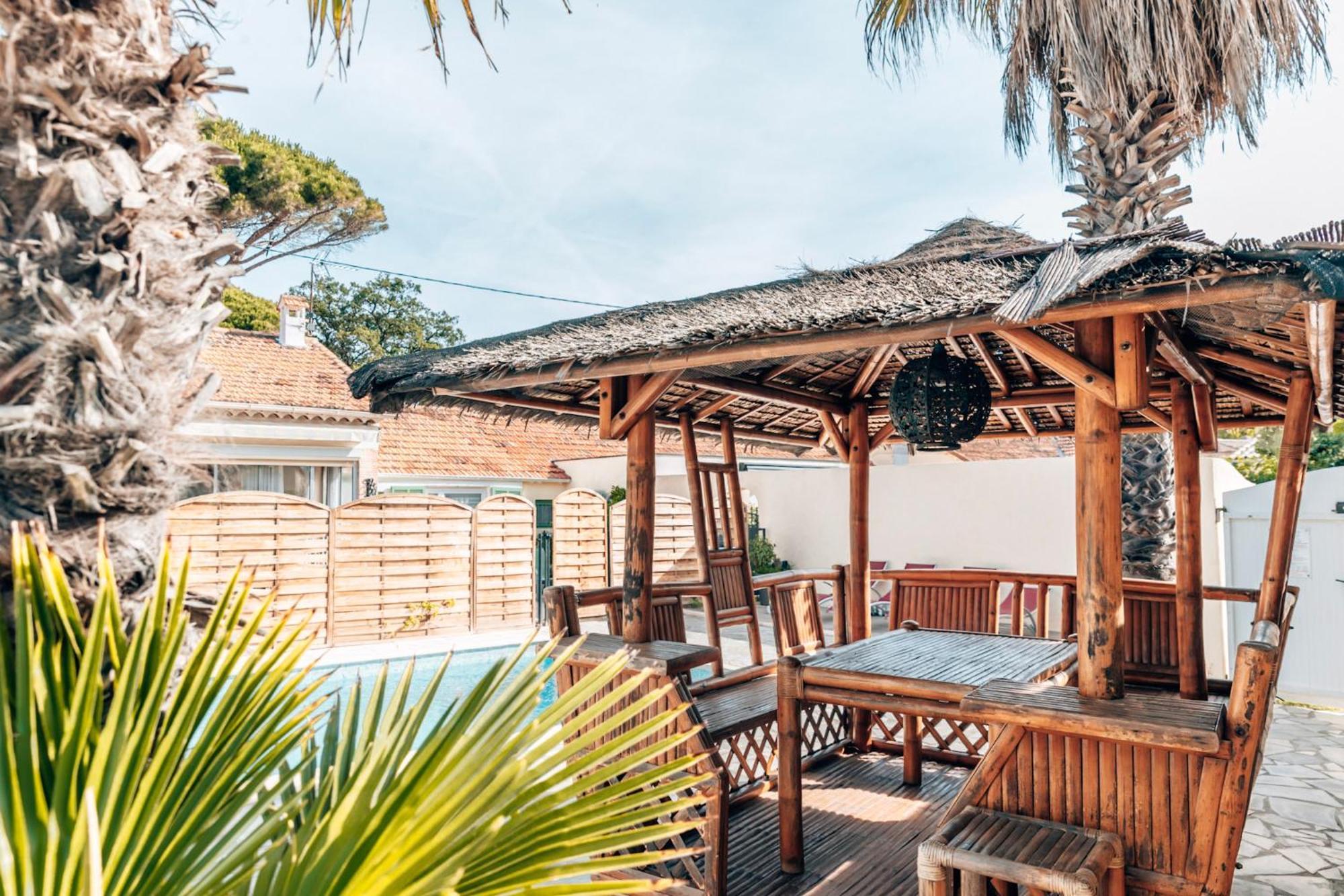 Reve D'Azur En Bord De Mer A La Nartelle Avec Piscine Dans La Residence, Terrasse, Bbq, 2 Chambres 2 Sdb Logement De 35M2 Draps Inclus Sainte-Maxime Exterior photo