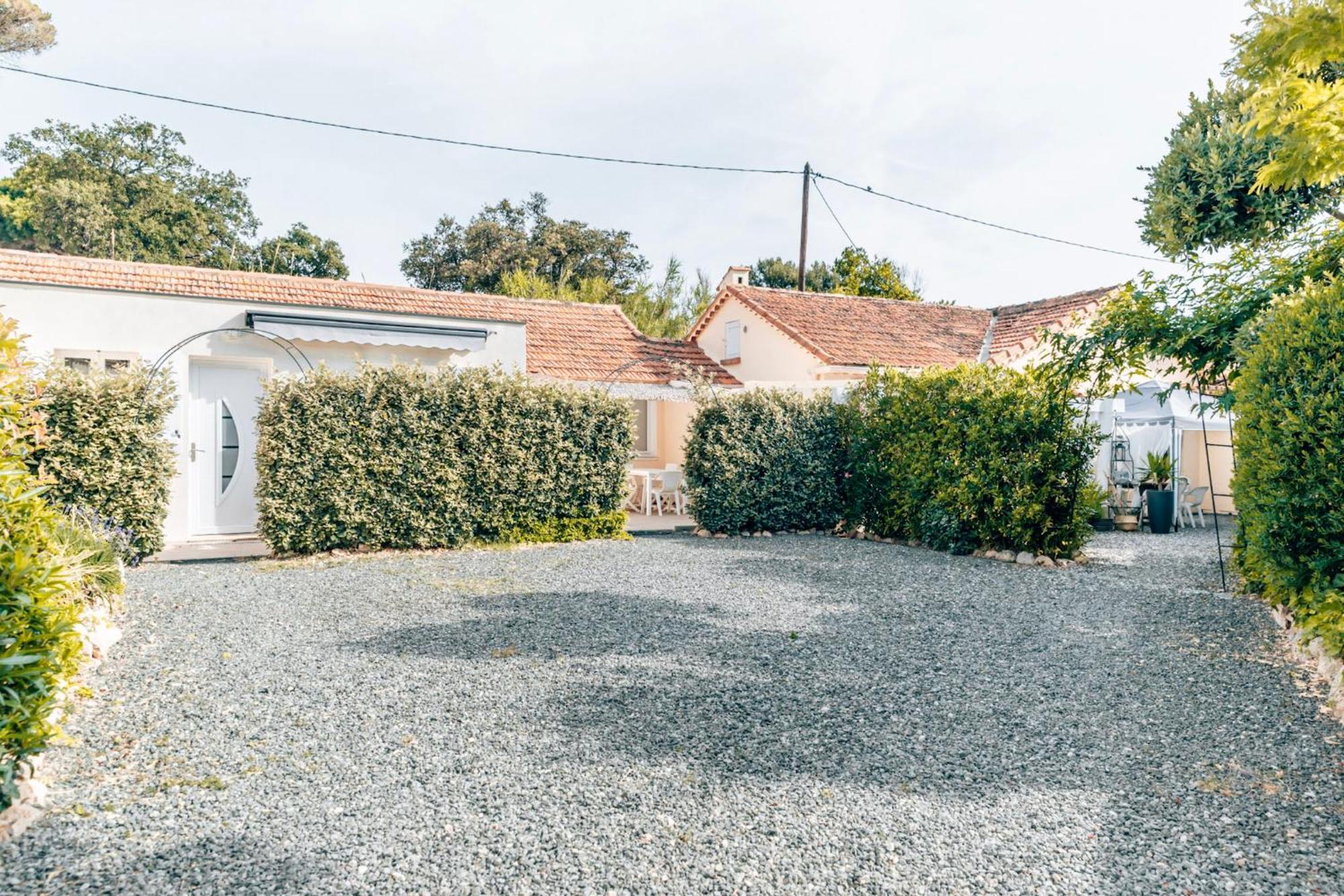 Reve D'Azur En Bord De Mer A La Nartelle Avec Piscine Dans La Residence, Terrasse, Bbq, 2 Chambres 2 Sdb Logement De 35M2 Draps Inclus Sainte-Maxime Exterior photo