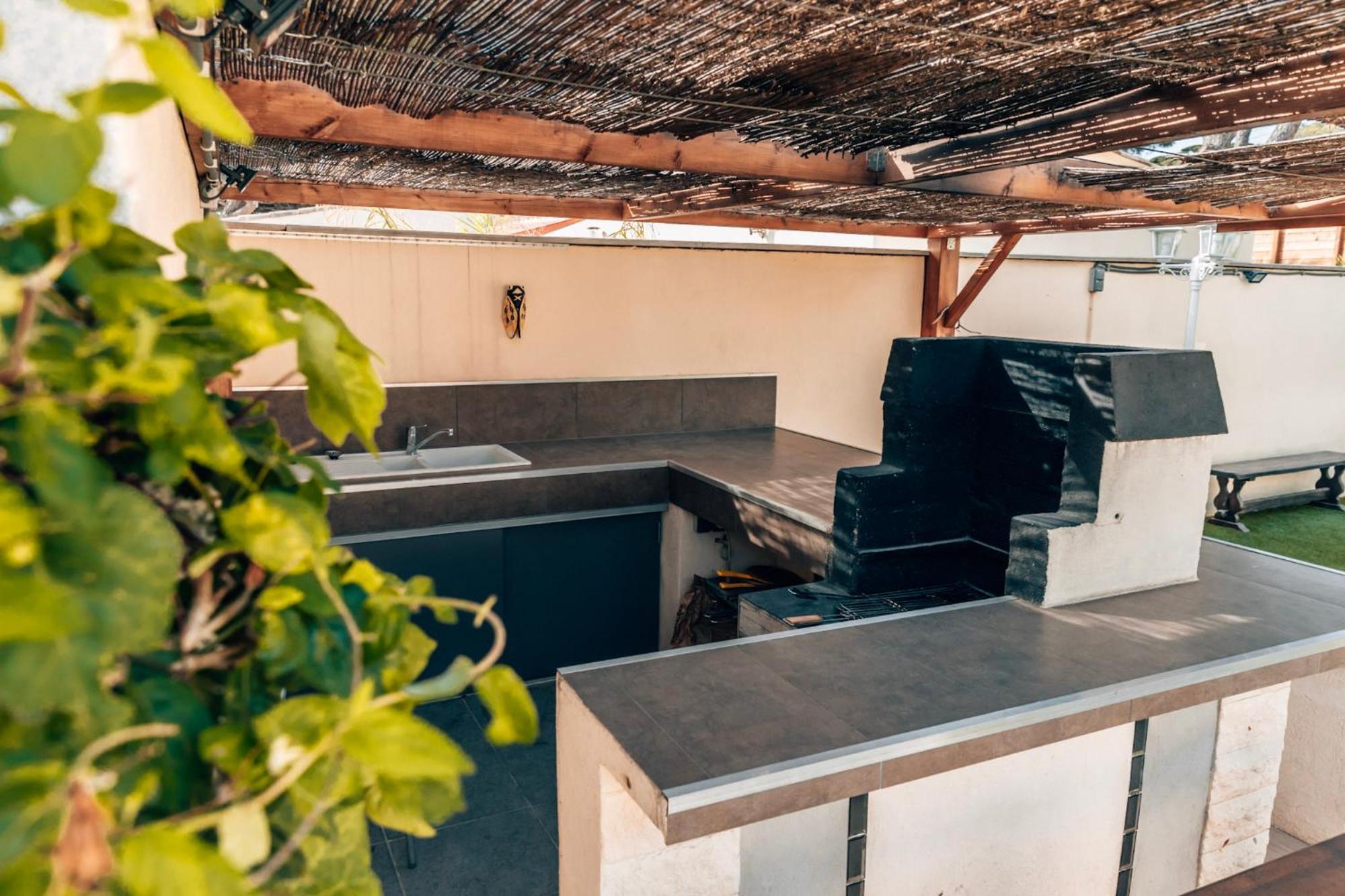 Reve D'Azur En Bord De Mer A La Nartelle Avec Piscine Dans La Residence, Terrasse, Bbq, 2 Chambres 2 Sdb Logement De 35M2 Draps Inclus Sainte-Maxime Exterior photo