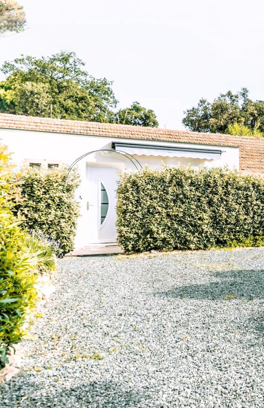 Reve D'Azur En Bord De Mer A La Nartelle Avec Piscine Dans La Residence, Terrasse, Bbq, 2 Chambres 2 Sdb Logement De 35M2 Draps Inclus Sainte-Maxime Exterior photo
